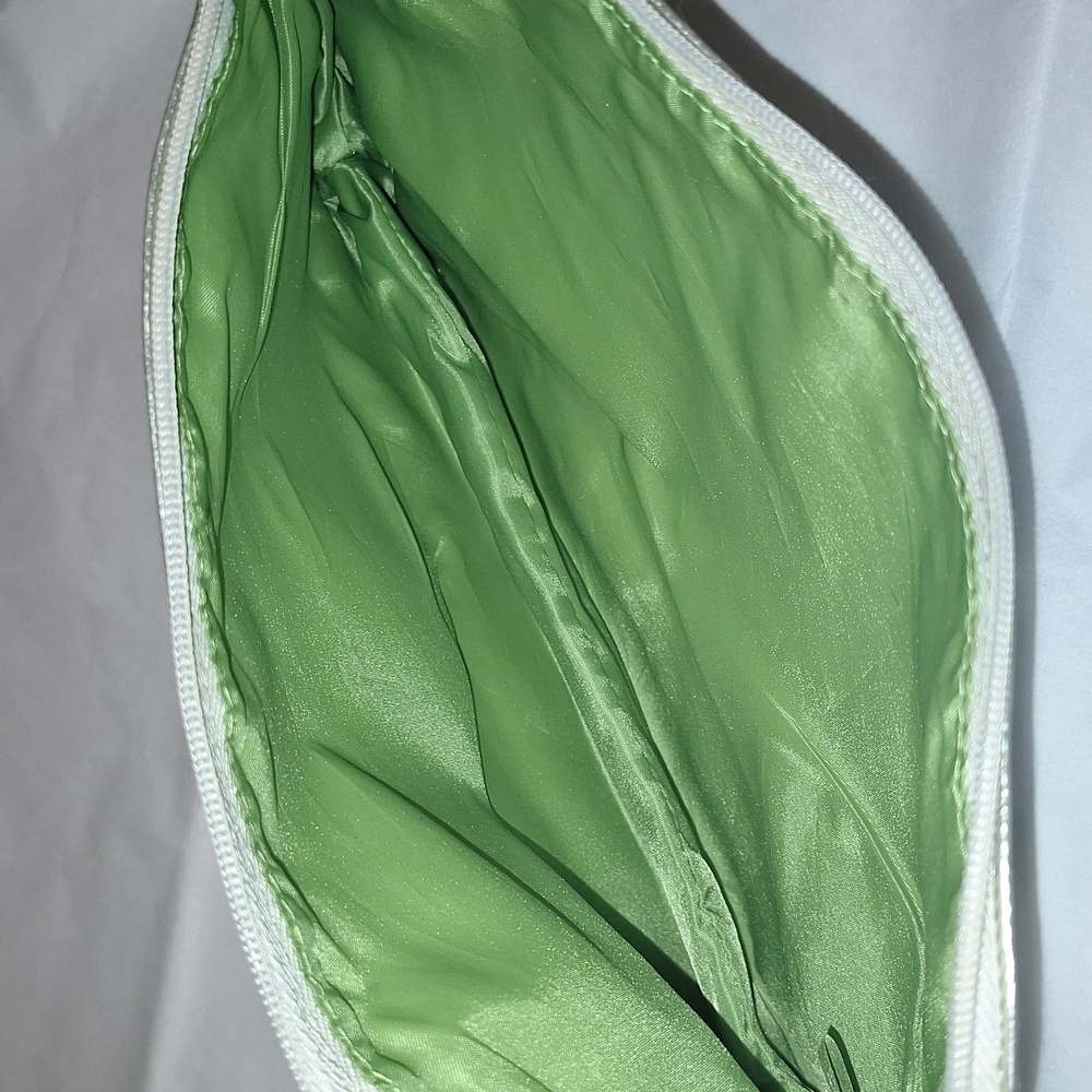 Clinique‎ Y2k Silver Makeup Bag - Picture 5 of 6